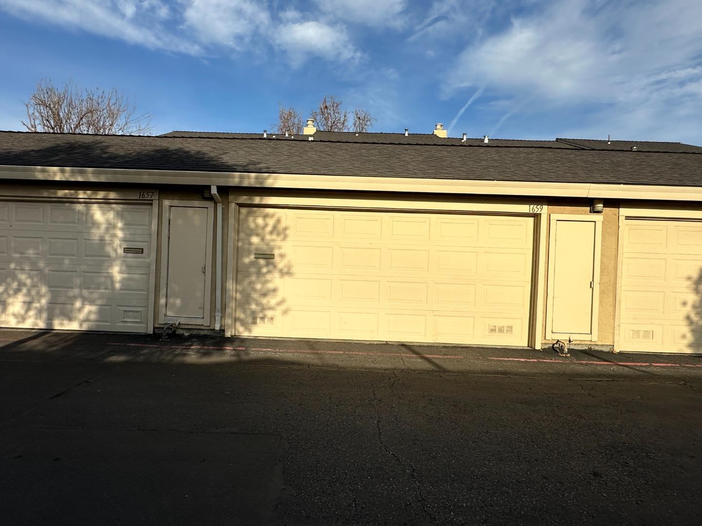 Detail Gallery Image 4 of 4 For 1659 Cedarcreek Ct, San Jose,  CA 95121 - 3 Beds | 2/1 Baths