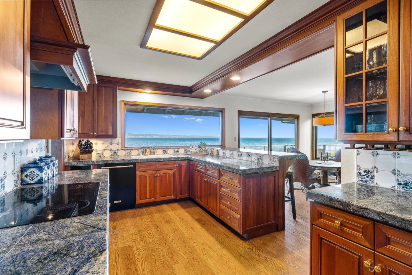 Detail Gallery Image 20 of 48 For 4250 Opal Cliff Dr, Santa Cruz,  CA 95062 - 4 Beds | 2/1 Baths