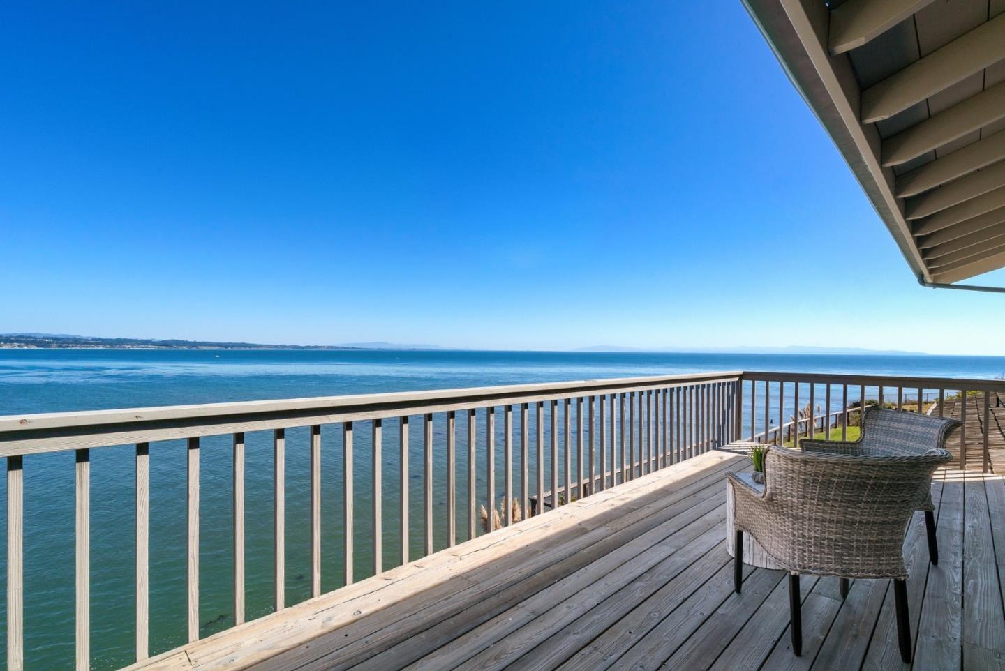 Detail Gallery Image 37 of 48 For 4250 Opal Cliff Dr, Santa Cruz,  CA 95062 - 4 Beds | 2/1 Baths