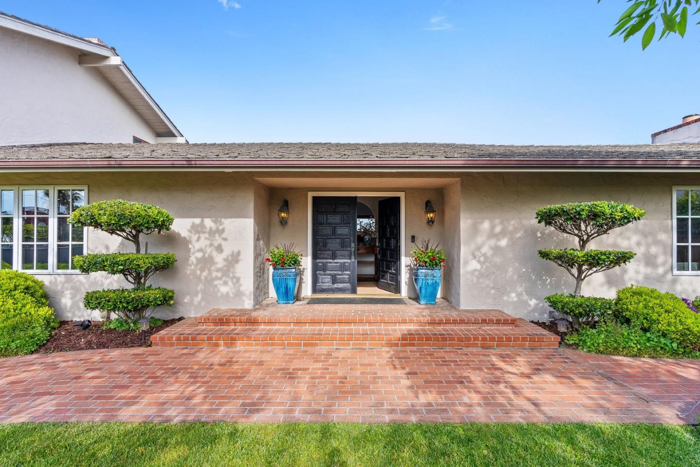 Detail Gallery Image 5 of 48 For 4250 Opal Cliff Dr, Santa Cruz,  CA 95062 - 4 Beds | 2/1 Baths