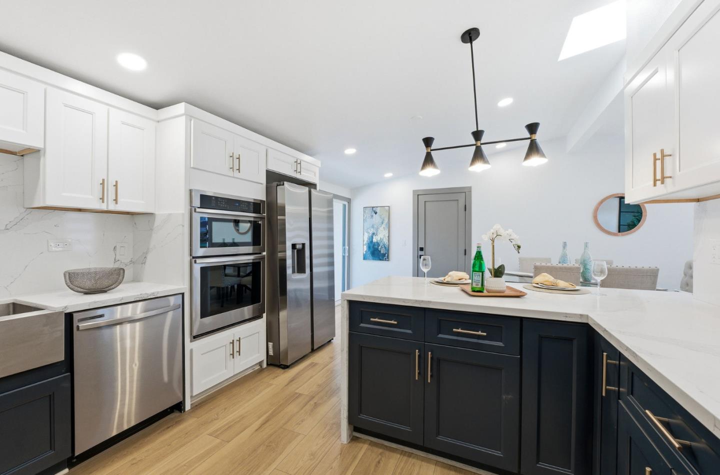 Detail Gallery Image 11 of 33 For 1201 Prescott Ave, Sunnyvale,  CA 94089 - 4 Beds | 2/1 Baths