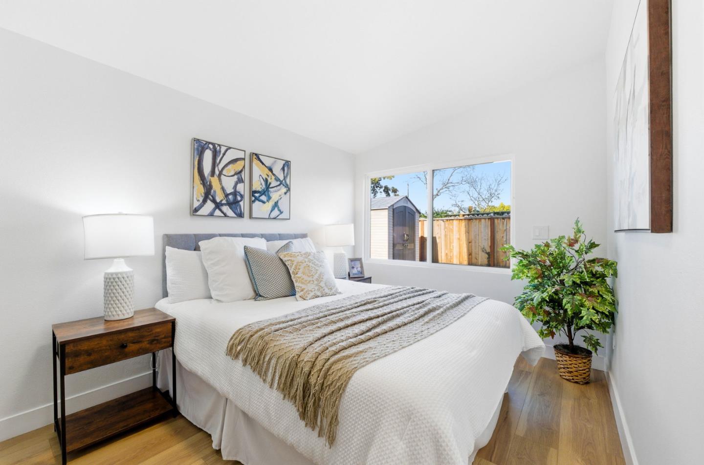 Detail Gallery Image 18 of 33 For 1201 Prescott Ave, Sunnyvale,  CA 94089 - 4 Beds | 2/1 Baths