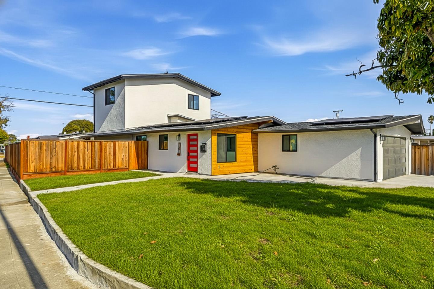 Detail Gallery Image 2 of 33 For 1201 Prescott Ave, Sunnyvale,  CA 94089 - 4 Beds | 2/1 Baths