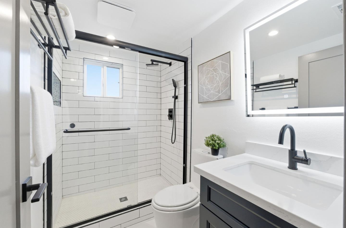 Detail Gallery Image 20 of 33 For 1201 Prescott Ave, Sunnyvale,  CA 94089 - 4 Beds | 2/1 Baths