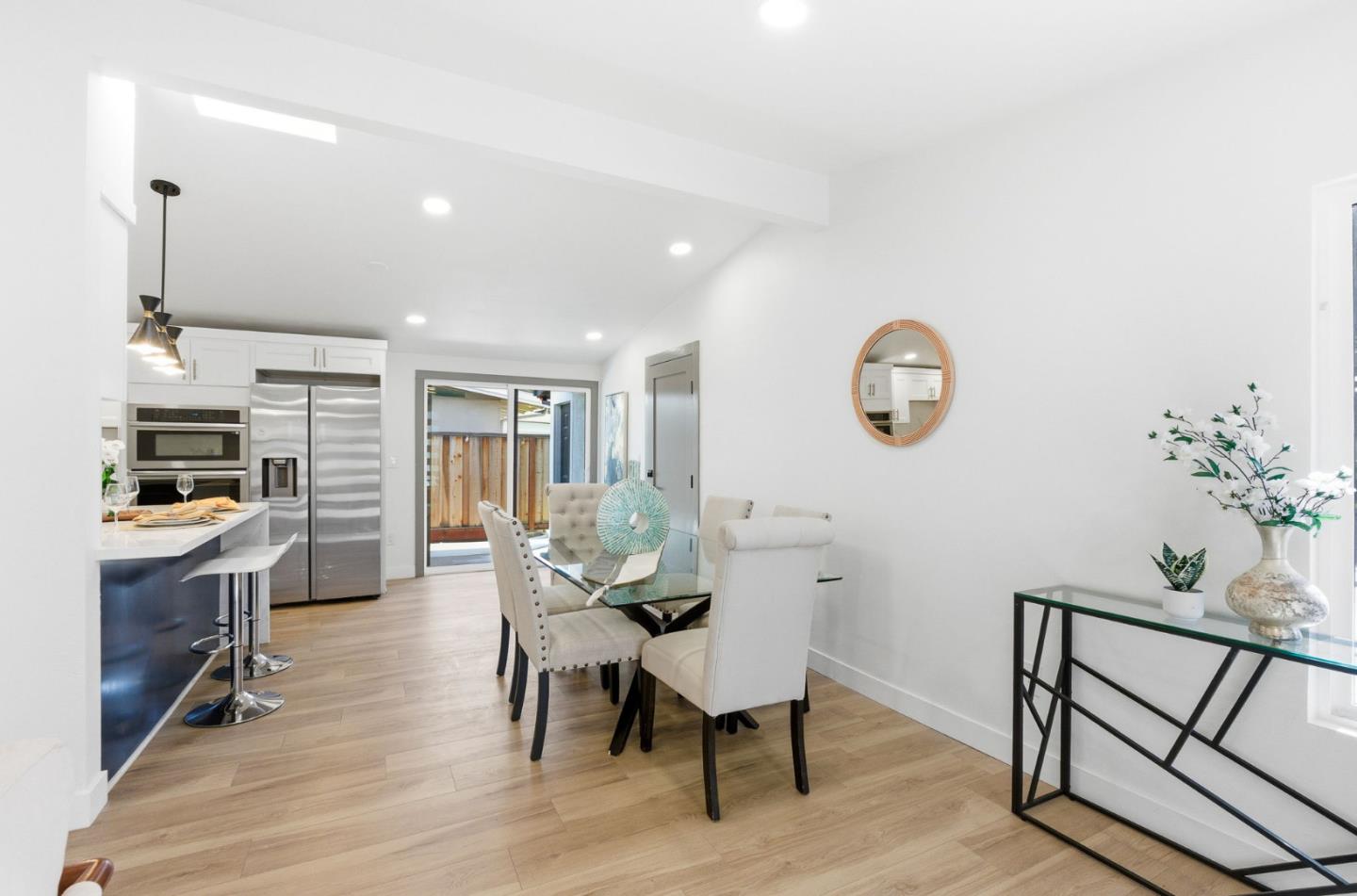 Detail Gallery Image 7 of 33 For 1201 Prescott Ave, Sunnyvale,  CA 94089 - 4 Beds | 2/1 Baths