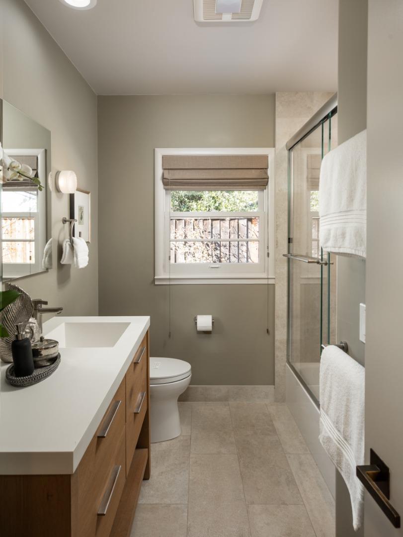 Detail Gallery Image 15 of 29 For 413 Gilbert Ave, Menlo Park,  CA 94025 - 4 Beds | 3 Baths