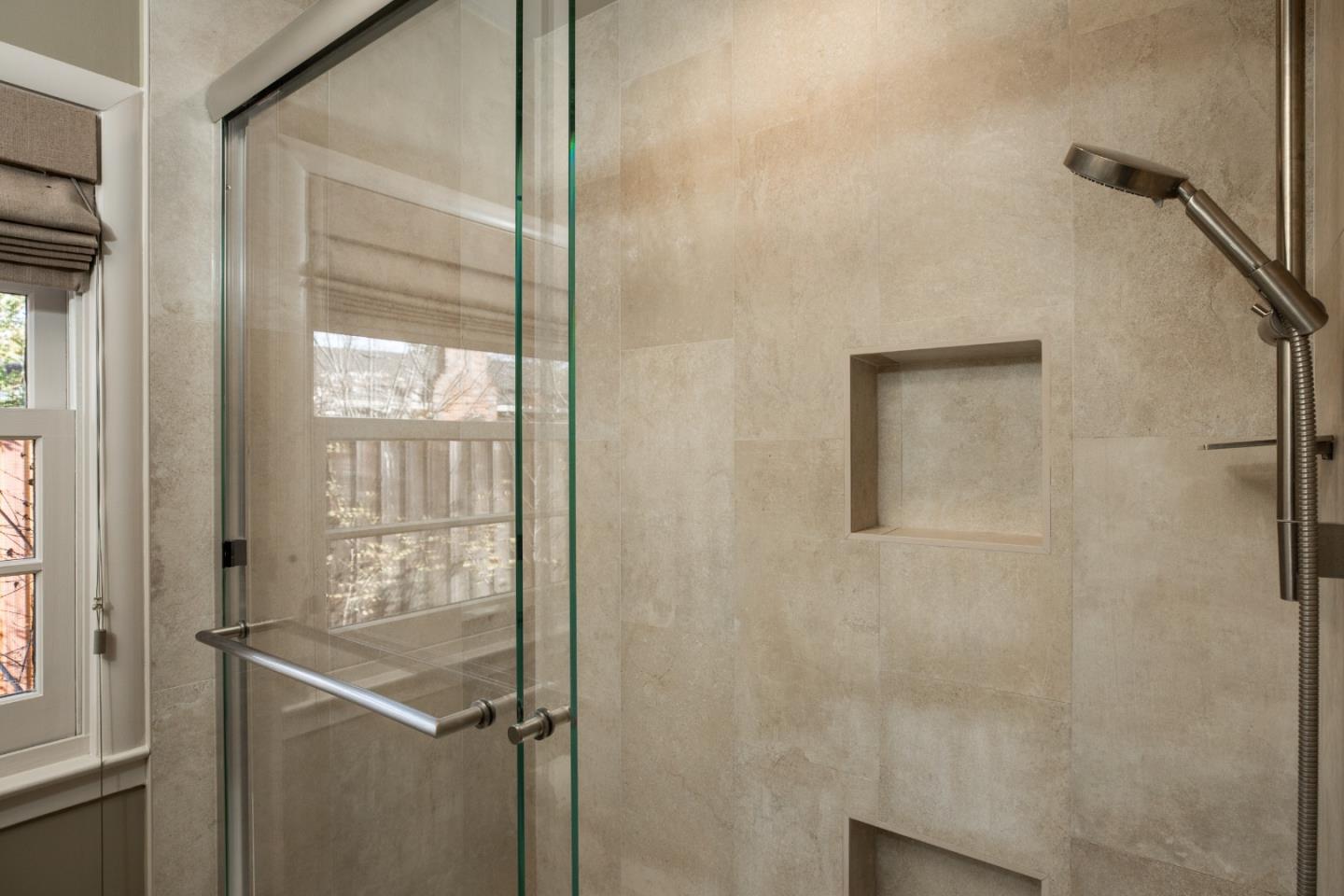 Detail Gallery Image 16 of 29 For 413 Gilbert Ave, Menlo Park,  CA 94025 - 4 Beds | 3 Baths