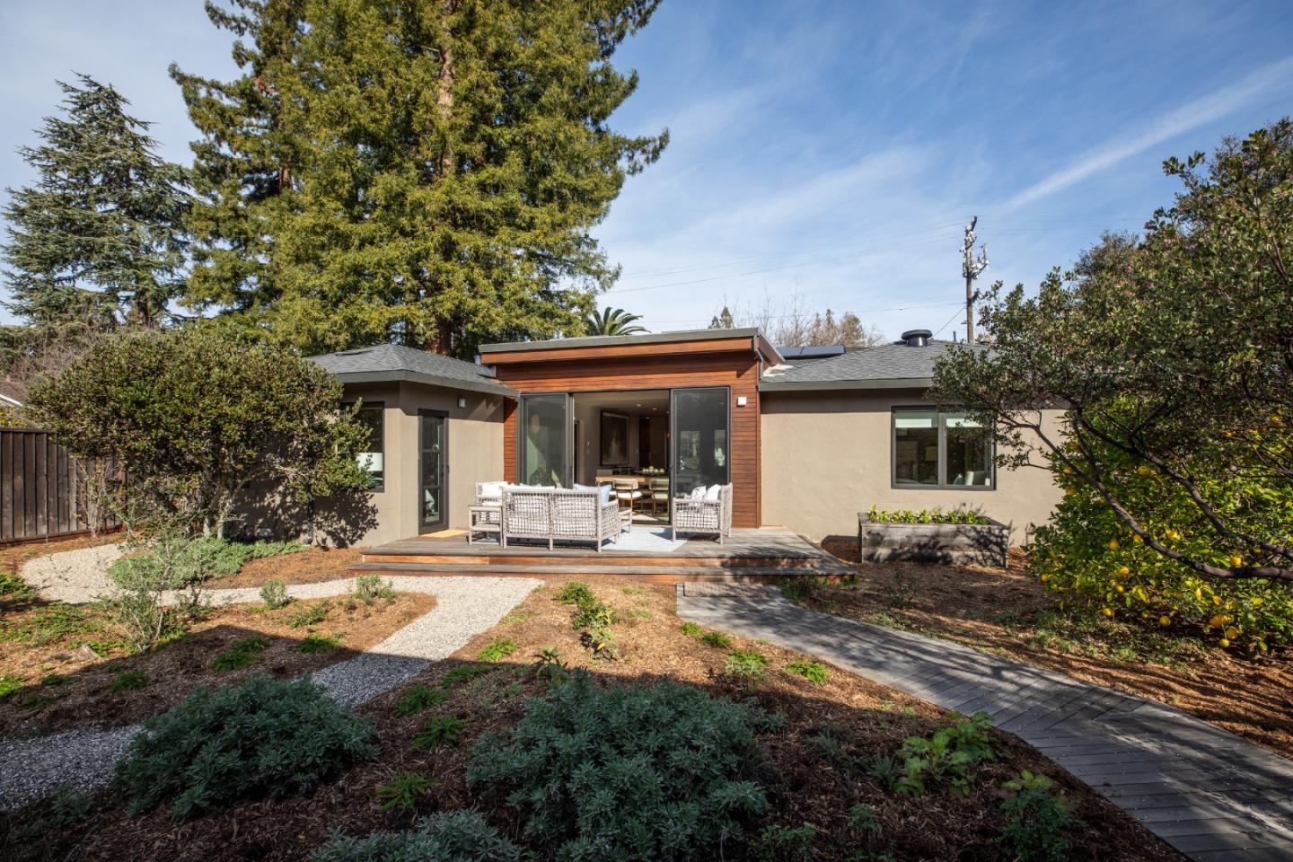 Detail Gallery Image 23 of 29 For 413 Gilbert Ave, Menlo Park,  CA 94025 - 4 Beds | 3 Baths