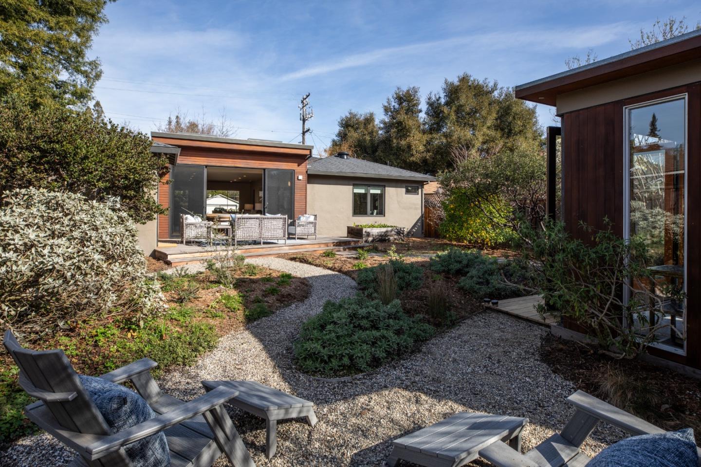 Detail Gallery Image 25 of 29 For 413 Gilbert Ave, Menlo Park,  CA 94025 - 4 Beds | 3 Baths