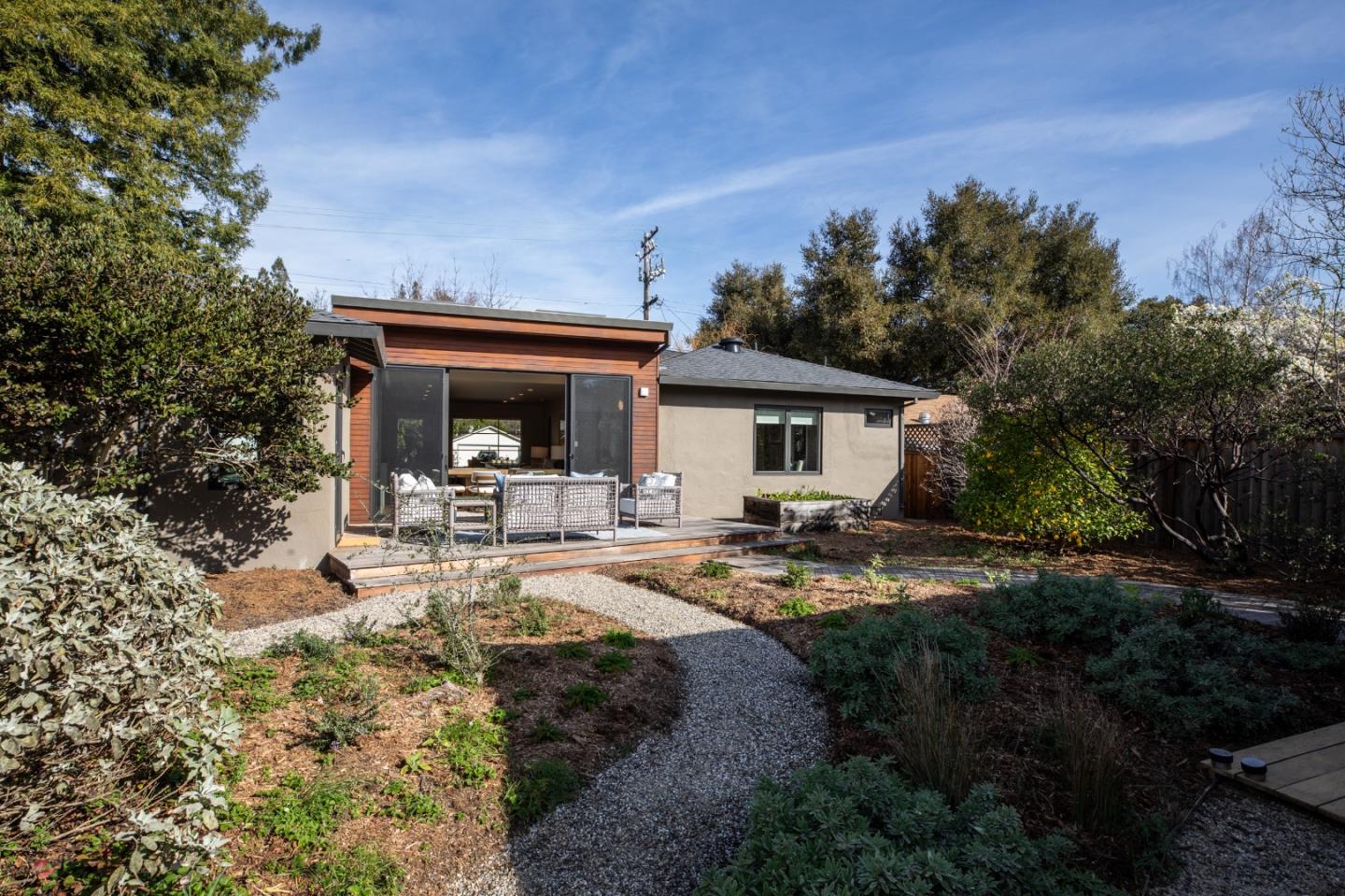 Detail Gallery Image 26 of 29 For 413 Gilbert Ave, Menlo Park,  CA 94025 - 4 Beds | 3 Baths