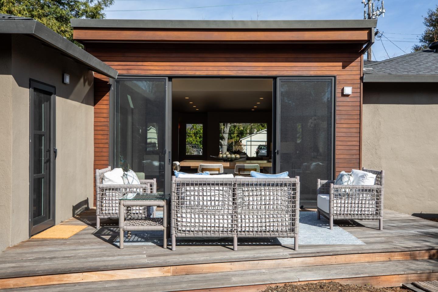 Detail Gallery Image 27 of 29 For 413 Gilbert Ave, Menlo Park,  CA 94025 - 4 Beds | 3 Baths