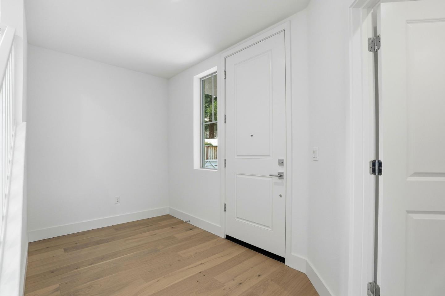 Detail Gallery Image 2 of 14 For 236 Oak Cir, Walnut Creek,  CA 94597 - 4 Beds | 3/1 Baths