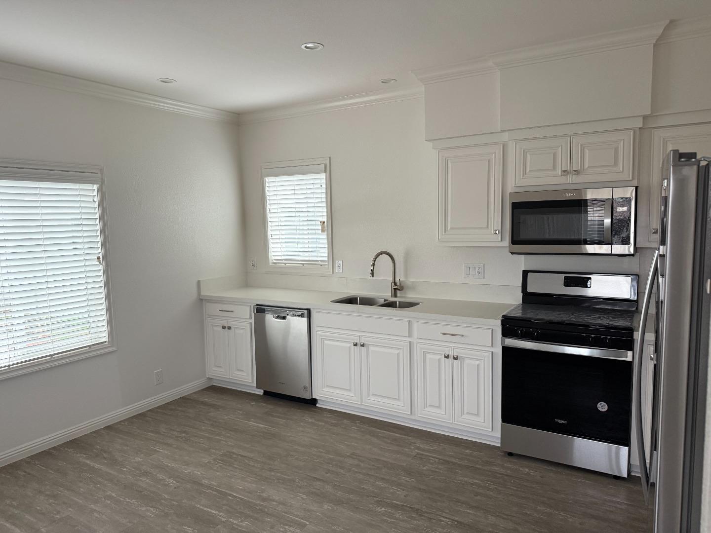 Detail Gallery Image 2 of 9 For 440 Moffet Blvd #86,  Mountain View,  CA 94043 - 2 Beds | 2 Baths