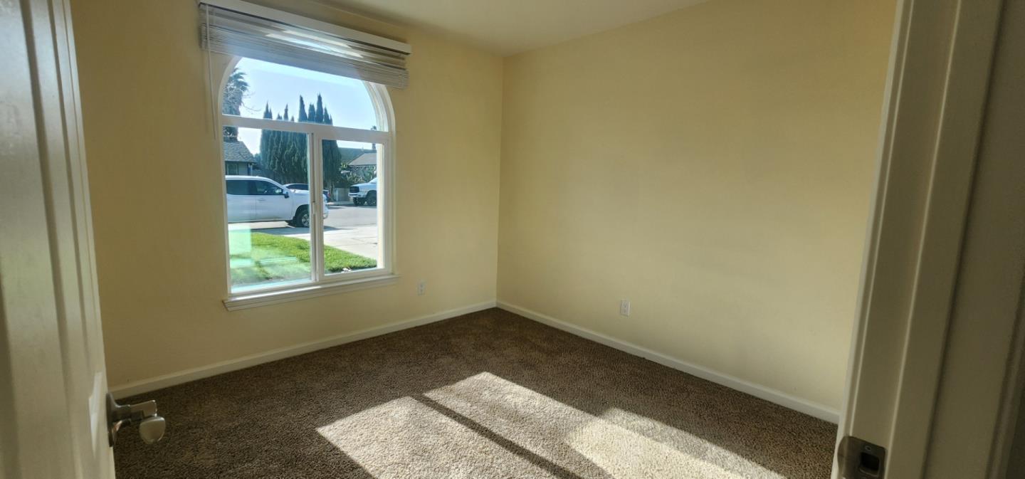 Detail Gallery Image 13 of 18 For 1206 Morris Ave, Greenfield,  CA 93927 - 5 Beds | 2 Baths