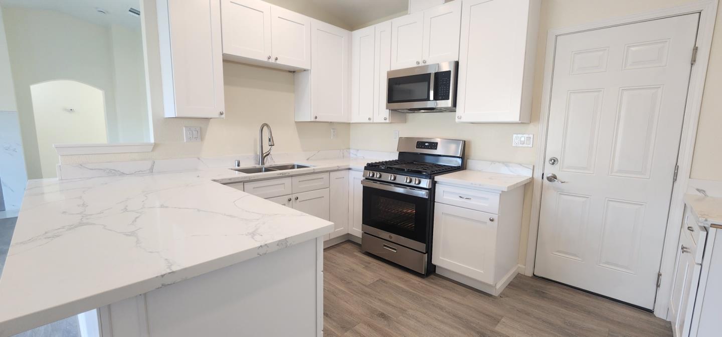 Detail Gallery Image 5 of 18 For 1206 Morris Ave, Greenfield,  CA 93927 - 5 Beds | 2 Baths