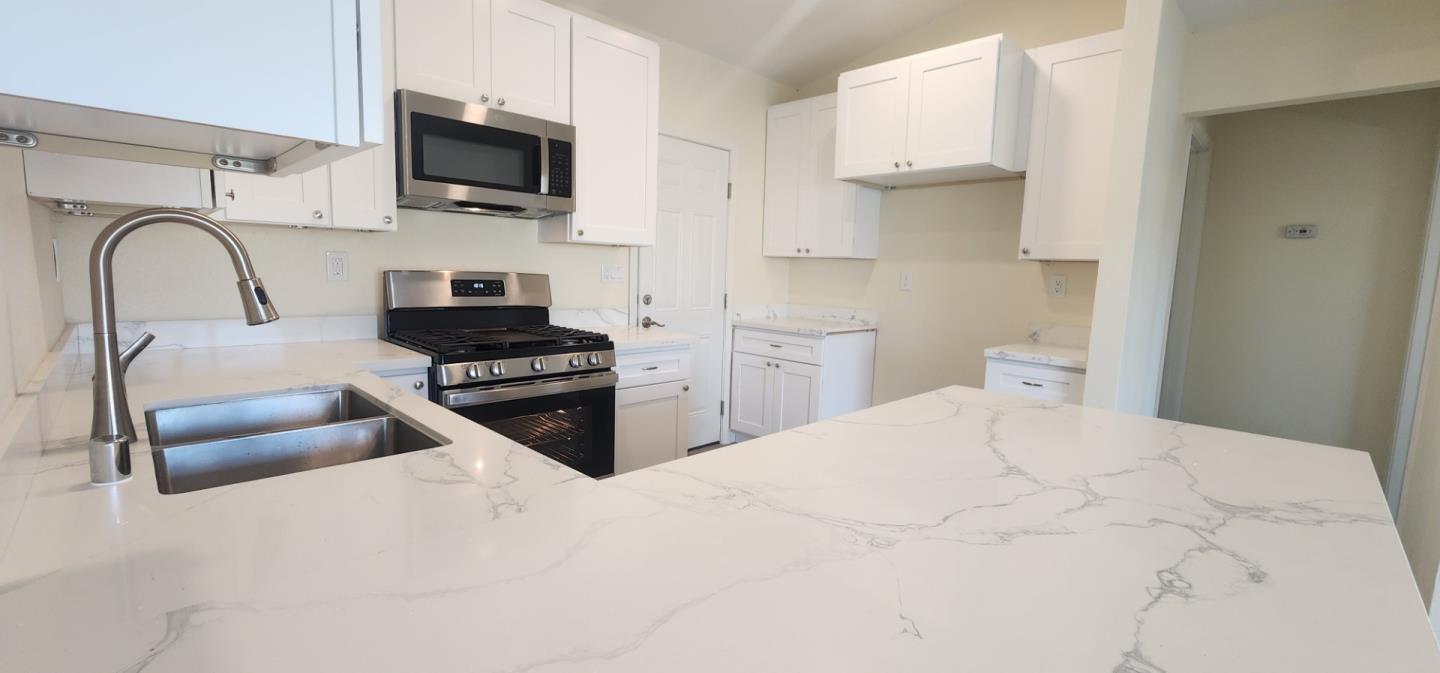 Detail Gallery Image 8 of 18 For 1206 Morris Ave, Greenfield,  CA 93927 - 5 Beds | 2 Baths