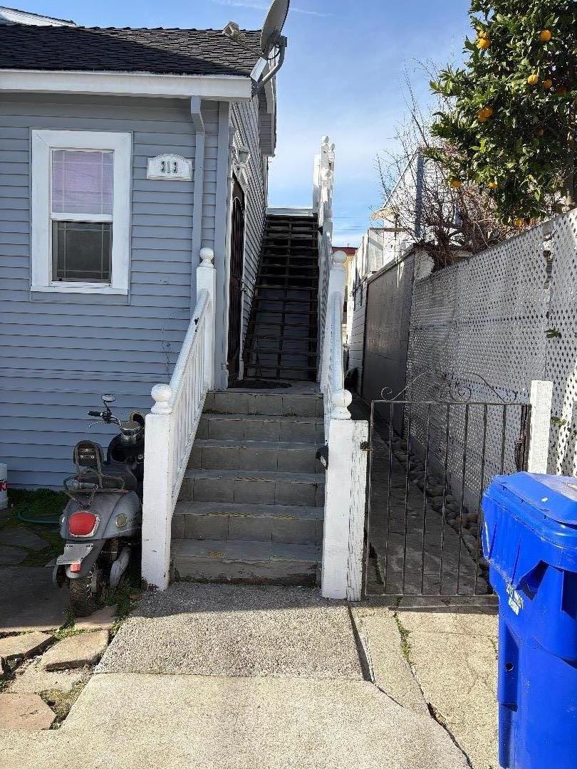 Detail Gallery Image 5 of 25 For 313 Raymond St, Santa Cruz,  CA 95060 - – Beds | – Baths