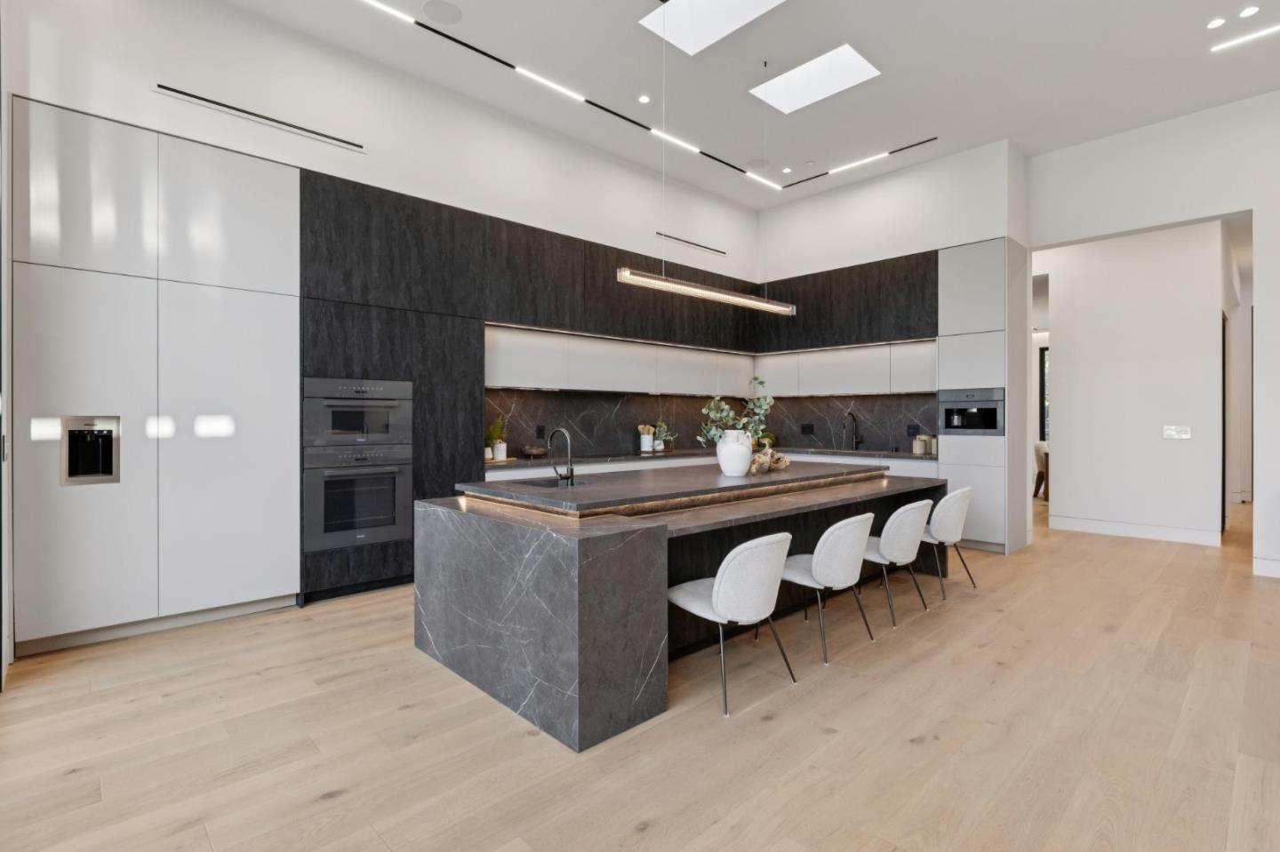 Detail Gallery Image 10 of 36 For 14685 Horseshoe Dr, Saratoga,  CA 95070 - 5 Beds | 5/1 Baths