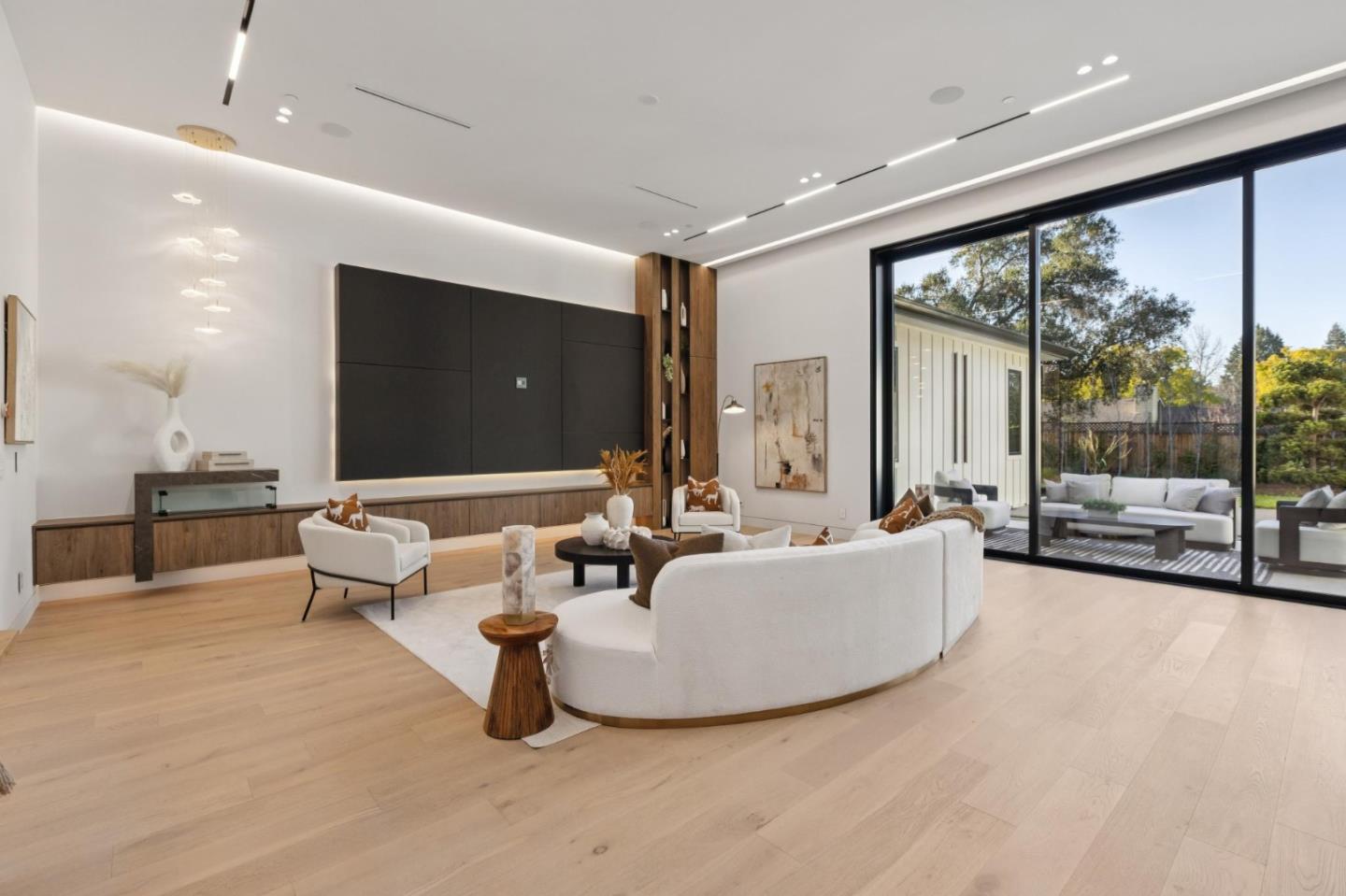 Detail Gallery Image 11 of 36 For 14685 Horseshoe Dr, Saratoga,  CA 95070 - 5 Beds | 5/1 Baths