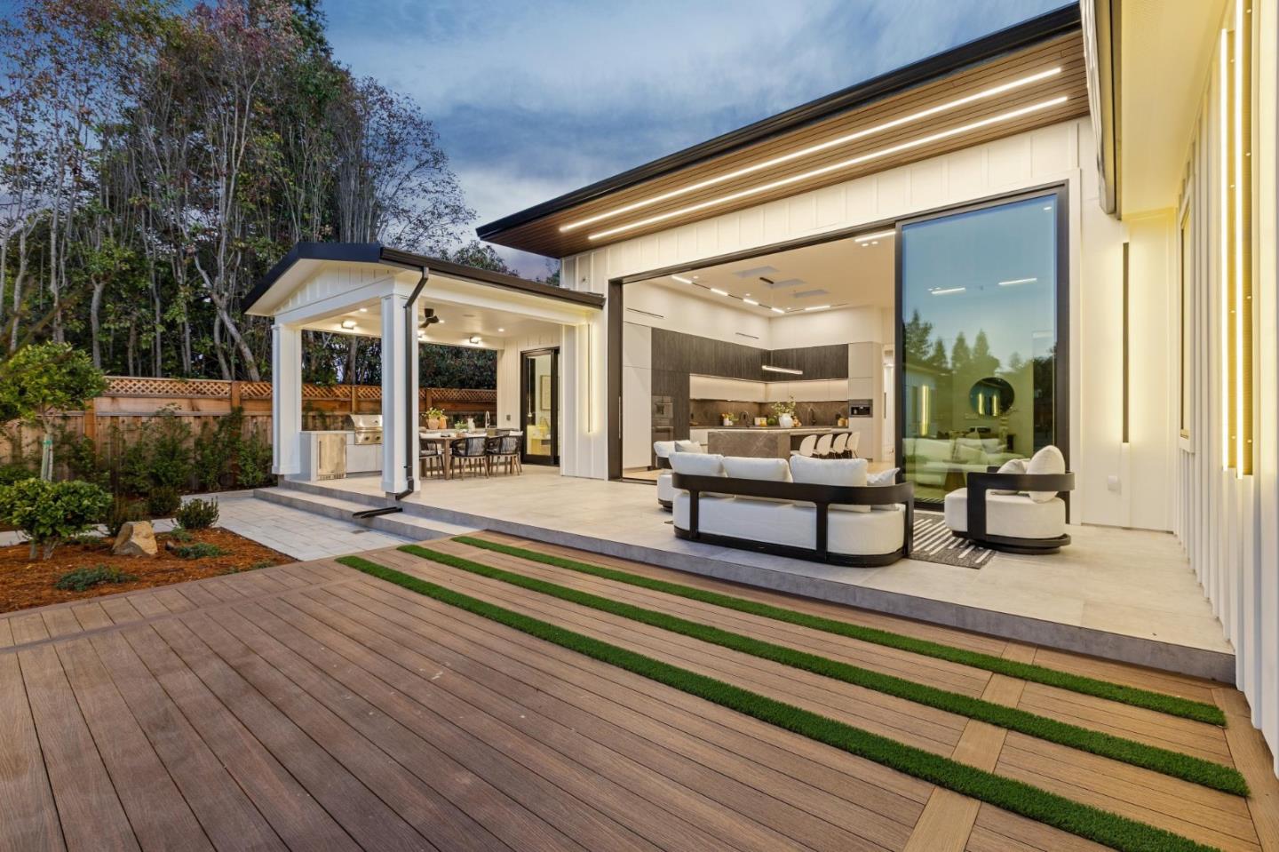 Detail Gallery Image 32 of 36 For 14685 Horseshoe Dr, Saratoga,  CA 95070 - 5 Beds | 5/1 Baths