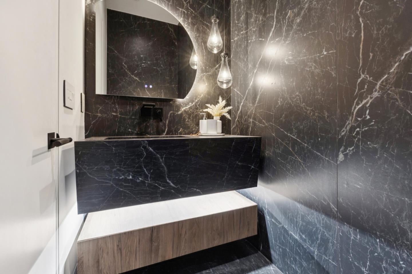 Detail Gallery Image 8 of 36 For 14685 Horseshoe Dr, Saratoga,  CA 95070 - 5 Beds | 5/1 Baths