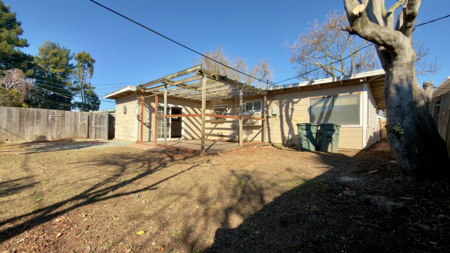 Detail Gallery Image 5 of 19 For 732 Rand St, San Mateo,  CA 94401 - 3 Beds | 1 Baths