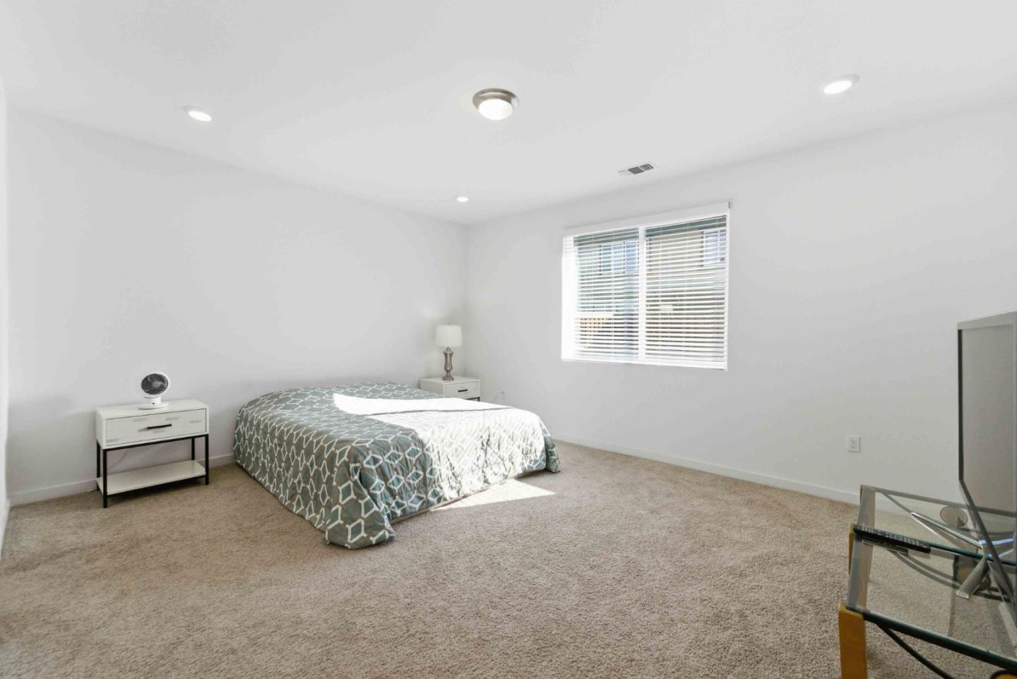 Detail Gallery Image 13 of 48 For 958 Shearwater Rd, Lathrop,  CA 95330 - 4 Beds | 2 Baths