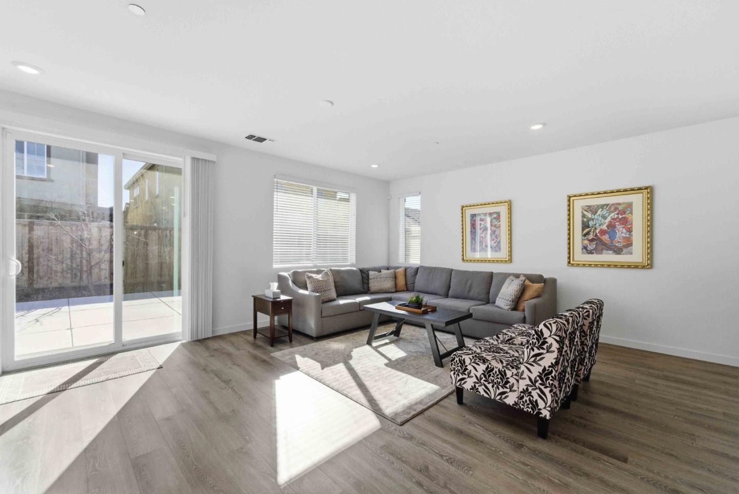 Detail Gallery Image 4 of 48 For 958 Shearwater Rd, Lathrop,  CA 95330 - 4 Beds | 2 Baths