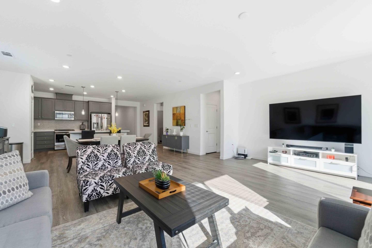 Detail Gallery Image 6 of 48 For 958 Shearwater Rd, Lathrop,  CA 95330 - 4 Beds | 2 Baths