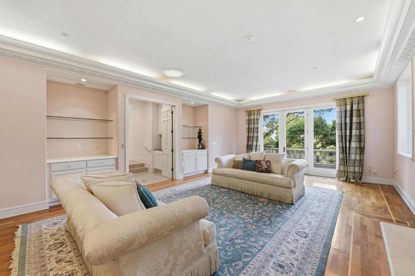 Detail Gallery Image 17 of 82 For 27994 via Ventana Way, Los Altos,  CA 94022 - 4 Beds | 3/1 Baths