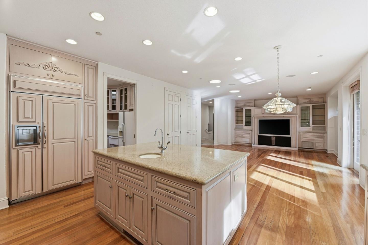 Detail Gallery Image 25 of 82 For 27994 via Ventana Way, Los Altos,  CA 94022 - 4 Beds | 3/1 Baths