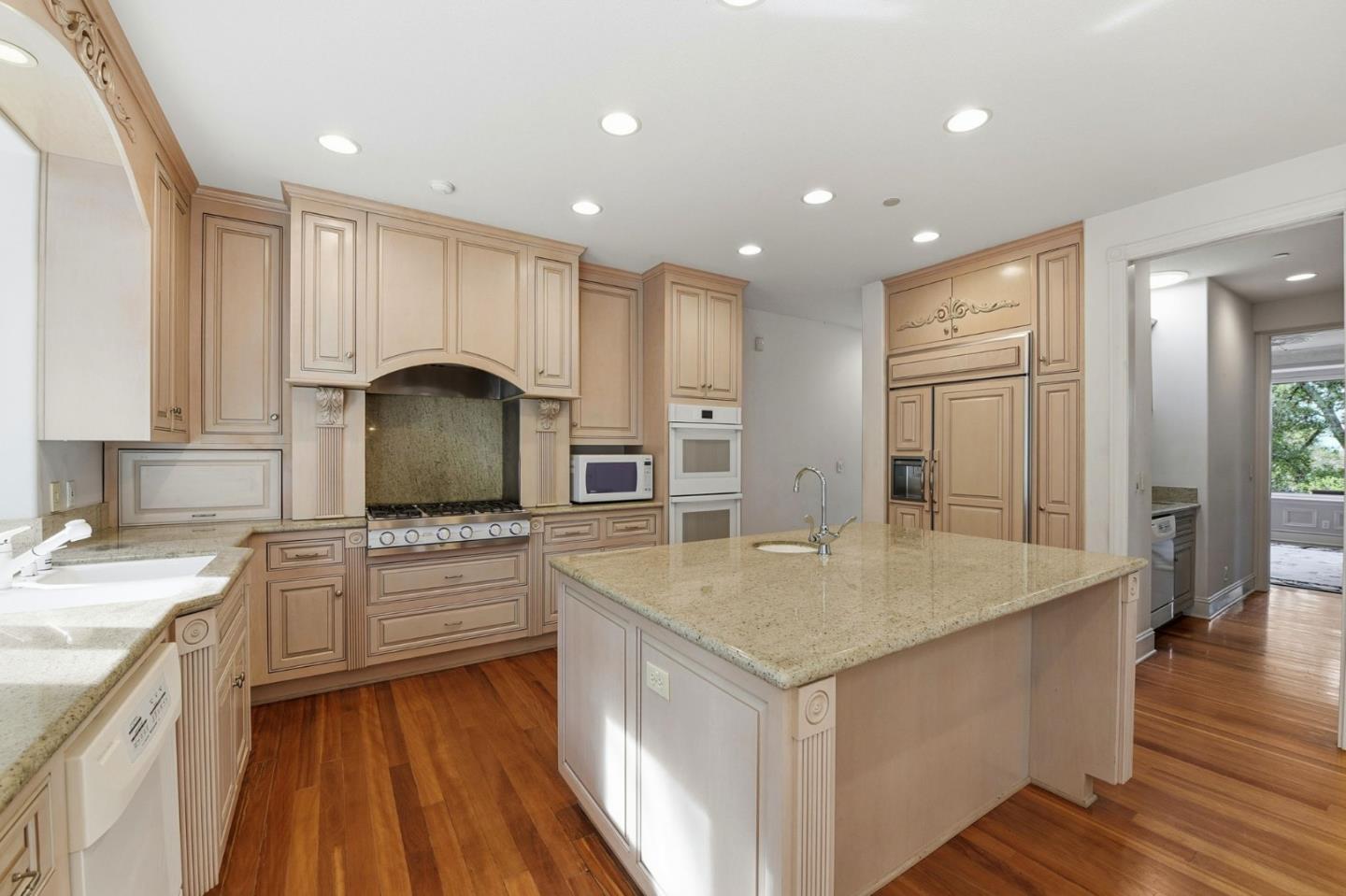 Detail Gallery Image 26 of 82 For 27994 via Ventana Way, Los Altos,  CA 94022 - 4 Beds | 3/1 Baths