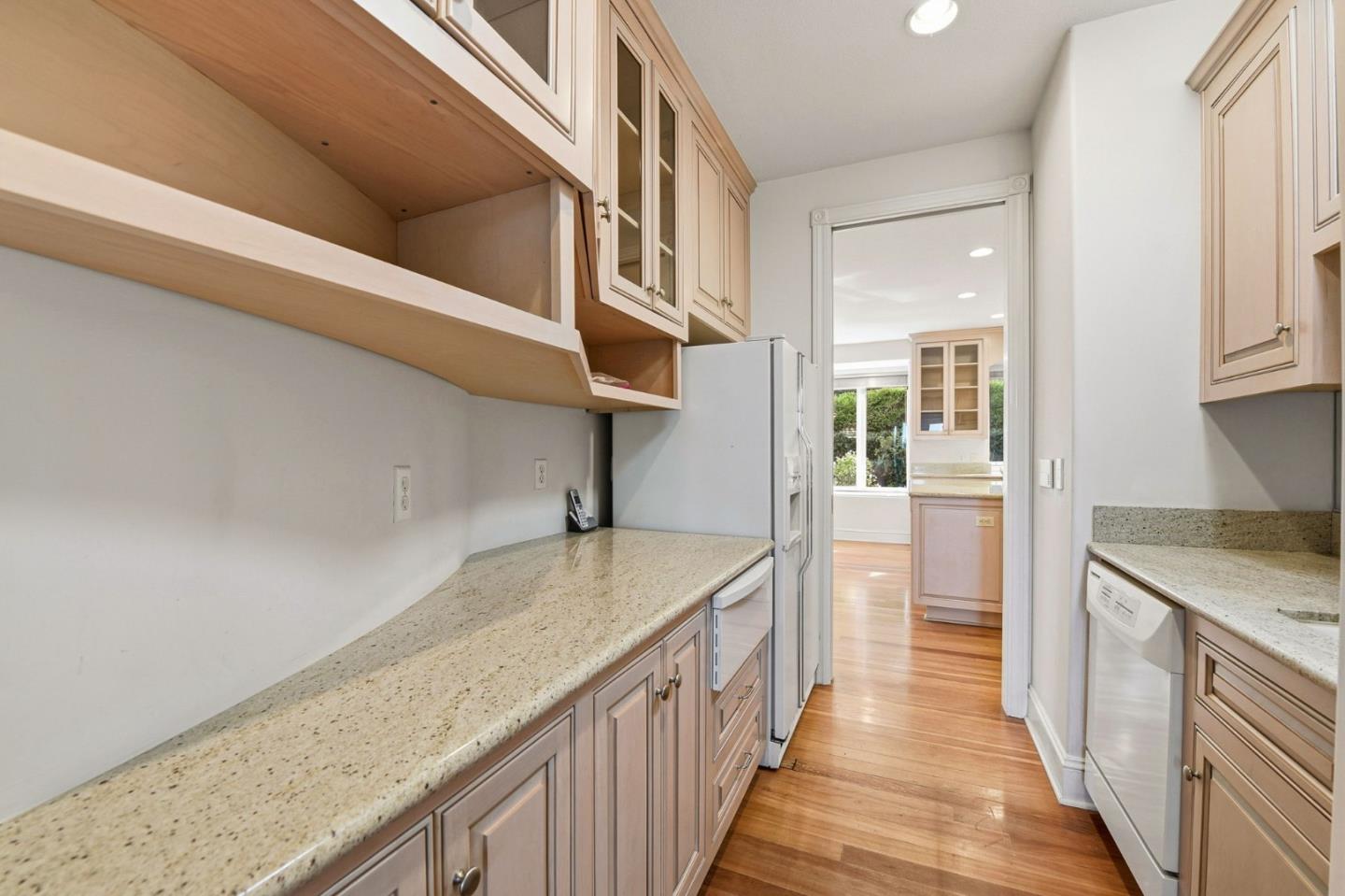 Detail Gallery Image 28 of 82 For 27994 via Ventana Way, Los Altos,  CA 94022 - 4 Beds | 3/1 Baths