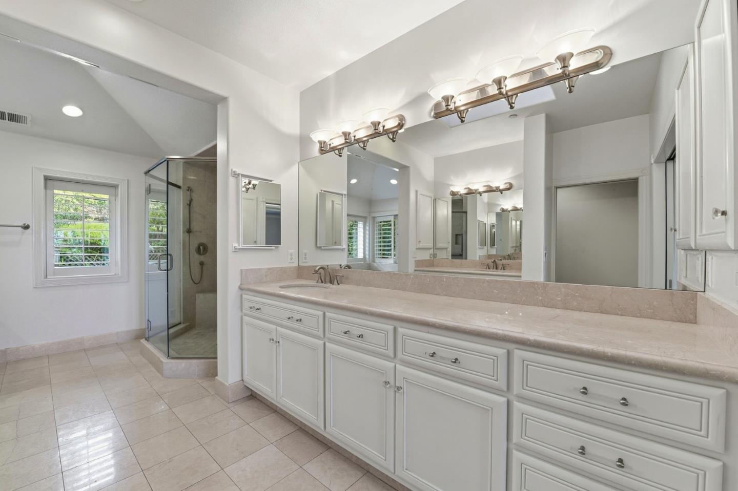 Detail Gallery Image 41 of 82 For 27994 via Ventana Way, Los Altos,  CA 94022 - 4 Beds | 3/1 Baths