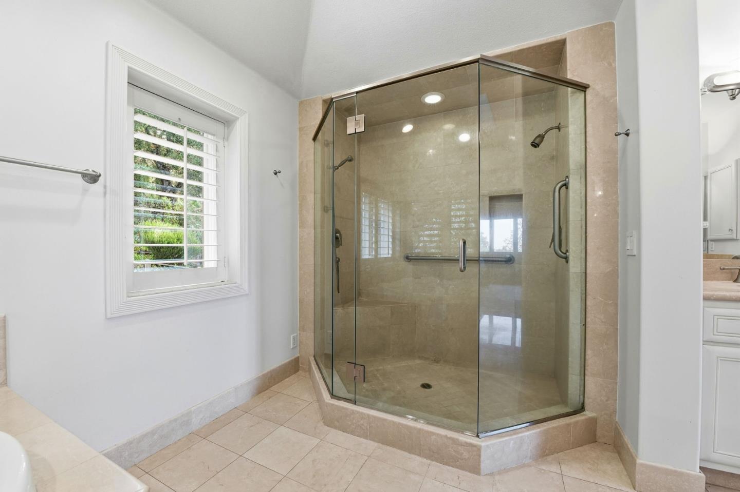 Detail Gallery Image 44 of 82 For 27994 via Ventana Way, Los Altos,  CA 94022 - 4 Beds | 3/1 Baths