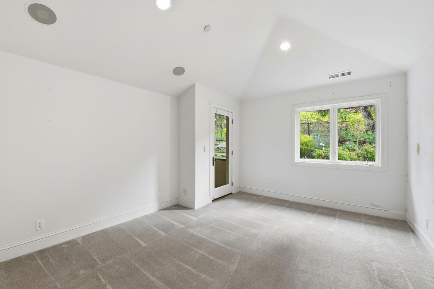 Detail Gallery Image 45 of 82 For 27994 via Ventana Way, Los Altos,  CA 94022 - 4 Beds | 3/1 Baths