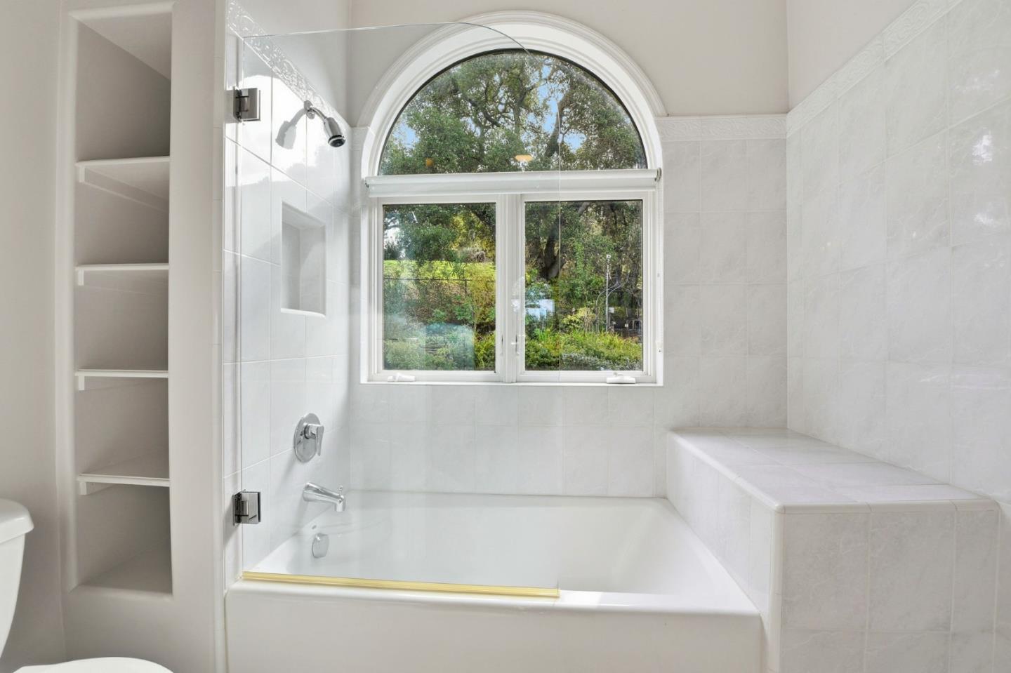 Detail Gallery Image 48 of 82 For 27994 via Ventana Way, Los Altos,  CA 94022 - 4 Beds | 3/1 Baths