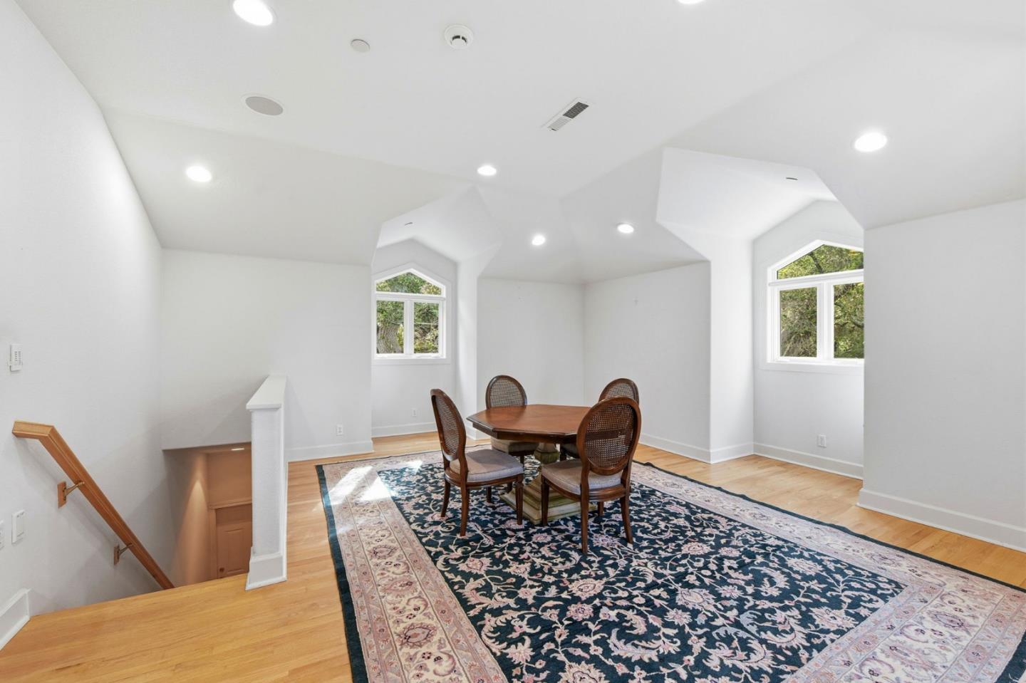 Detail Gallery Image 54 of 82 For 27994 via Ventana Way, Los Altos,  CA 94022 - 4 Beds | 3/1 Baths