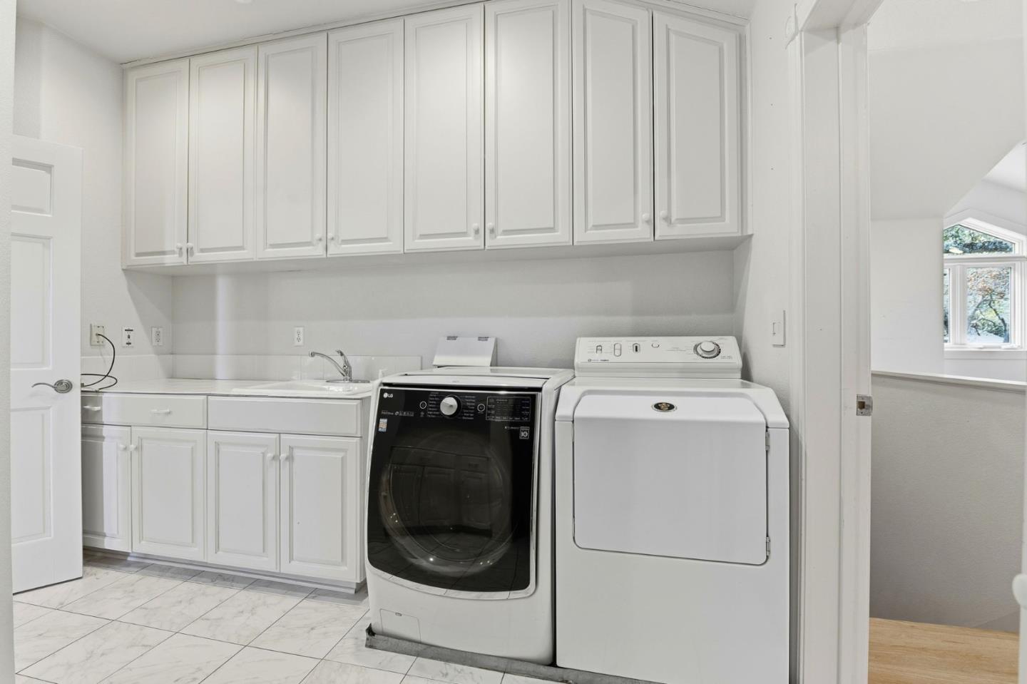 Detail Gallery Image 56 of 82 For 27994 via Ventana Way, Los Altos,  CA 94022 - 4 Beds | 3/1 Baths