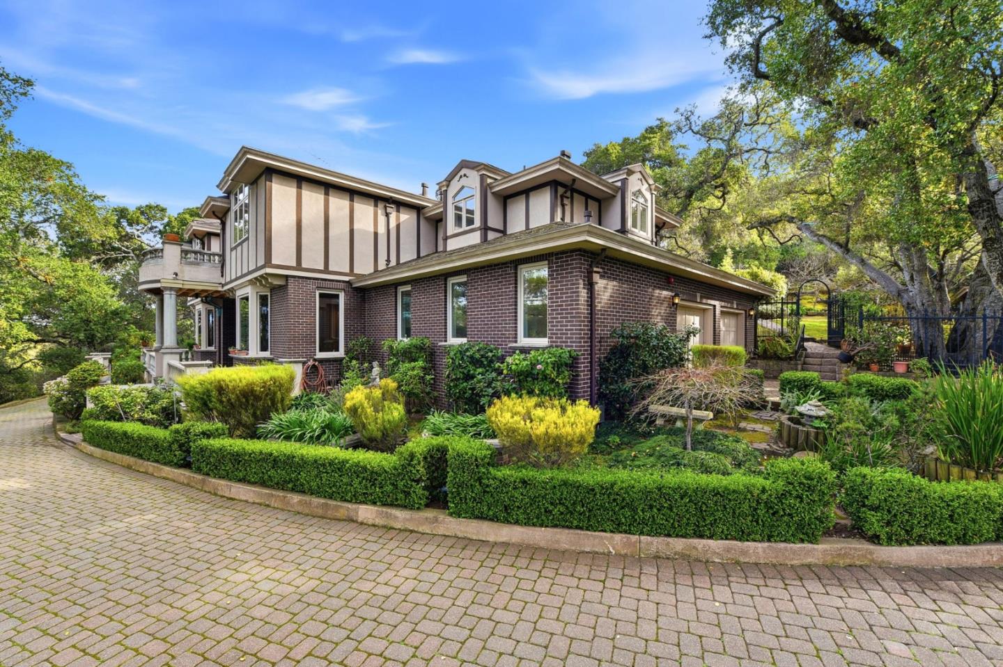 Detail Gallery Image 6 of 82 For 27994 via Ventana Way, Los Altos,  CA 94022 - 4 Beds | 3/1 Baths