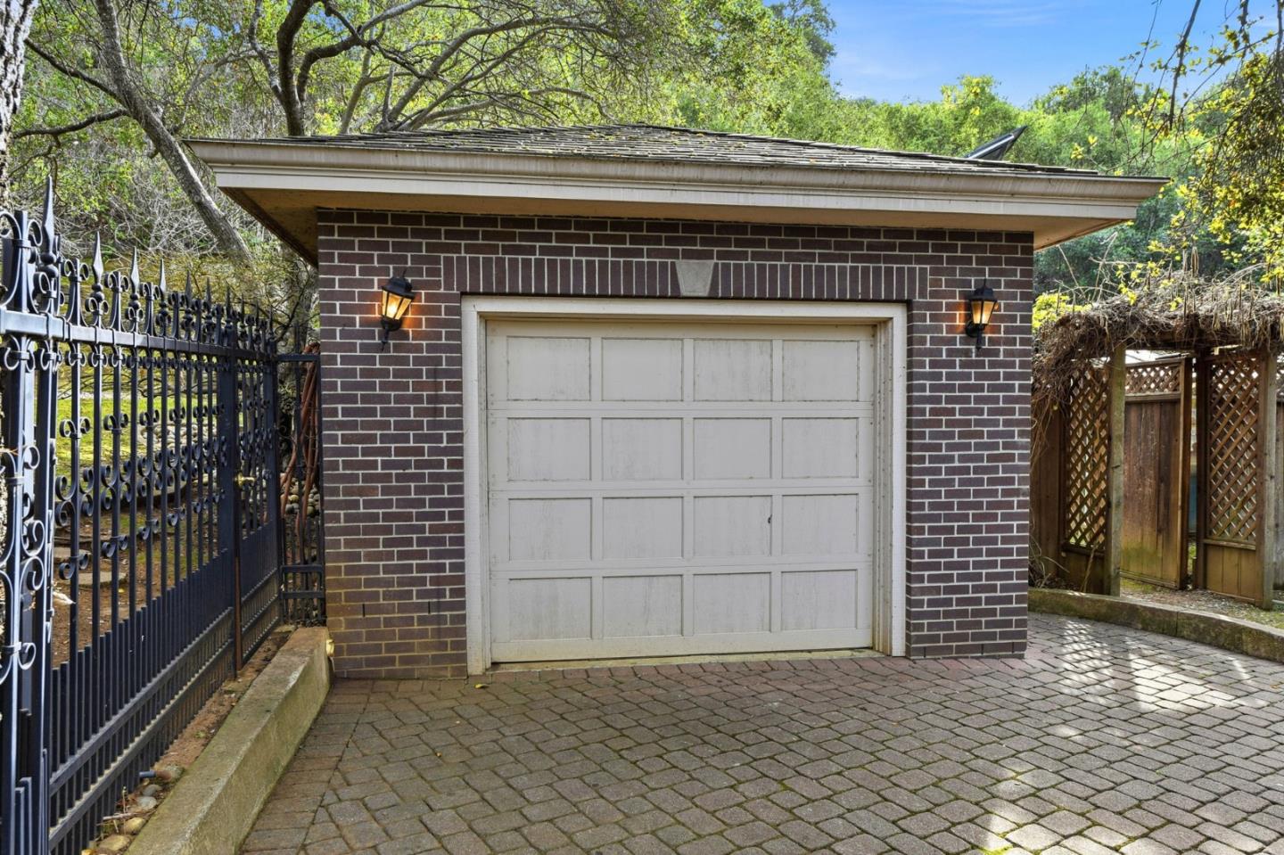 Detail Gallery Image 60 of 82 For 27994 via Ventana Way, Los Altos,  CA 94022 - 4 Beds | 3/1 Baths