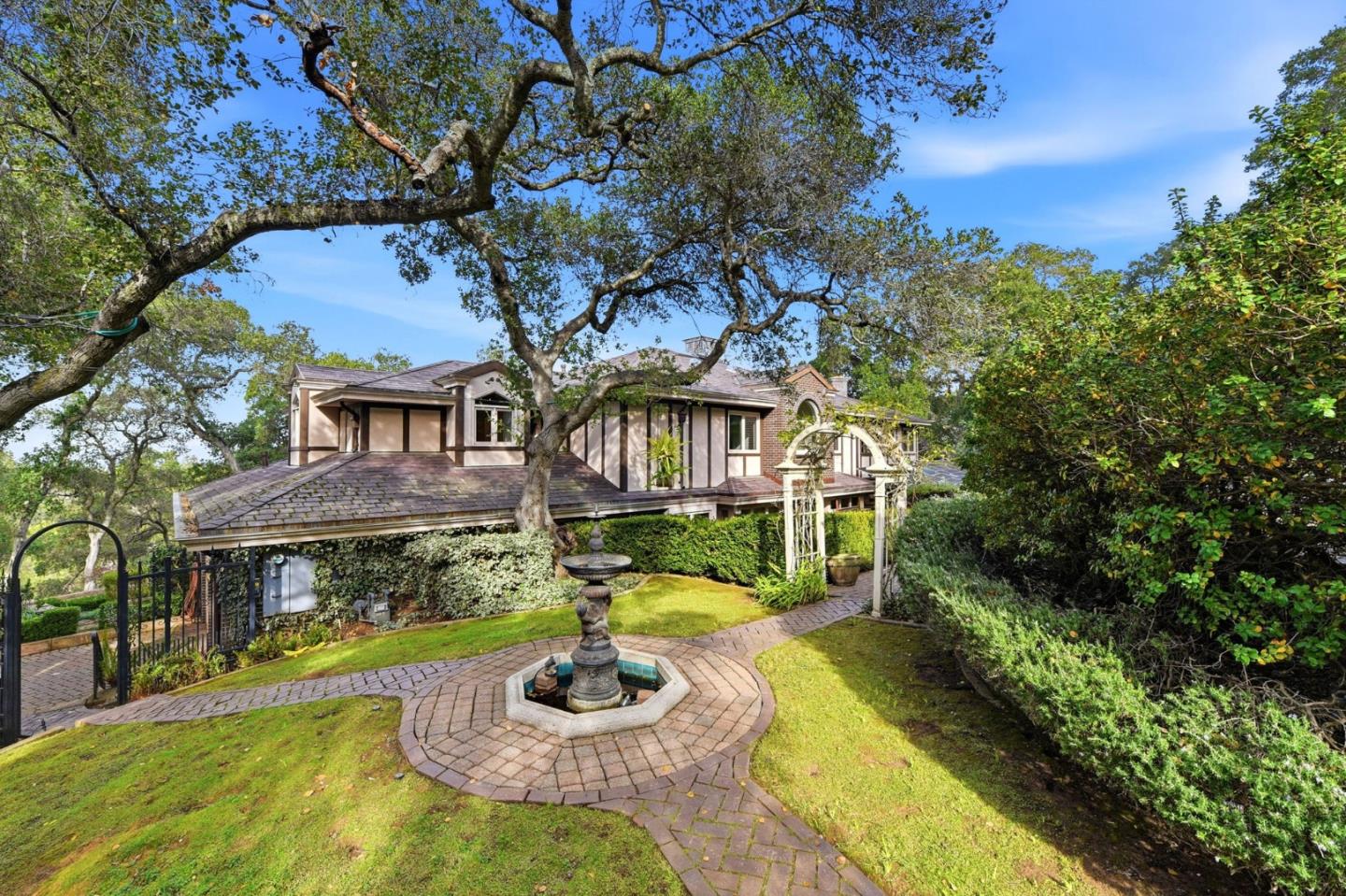 Detail Gallery Image 63 of 82 For 27994 via Ventana Way, Los Altos,  CA 94022 - 4 Beds | 3/1 Baths