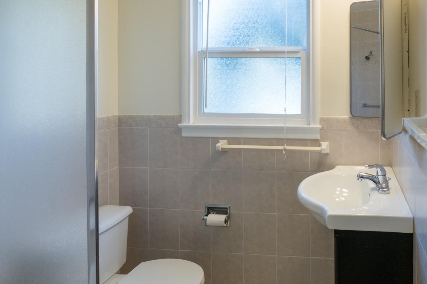 Detail Gallery Image 12 of 51 For 925 Oak Ln, Menlo Park,  CA 94025 - – Beds | – Baths