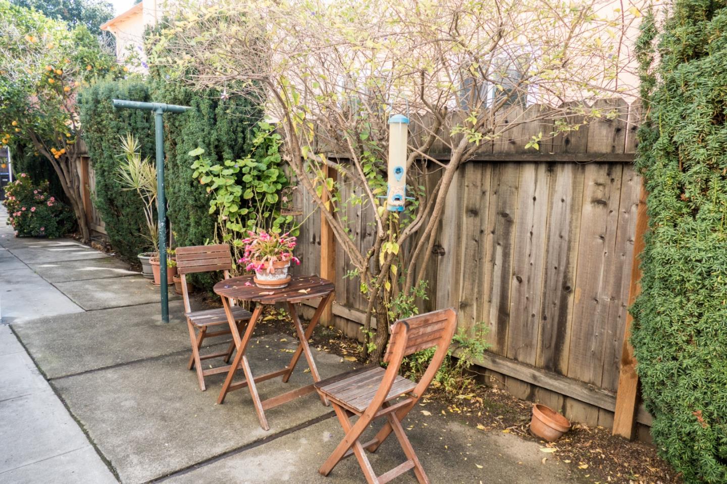 Detail Gallery Image 13 of 51 For 925 Oak Ln, Menlo Park,  CA 94025 - – Beds | – Baths