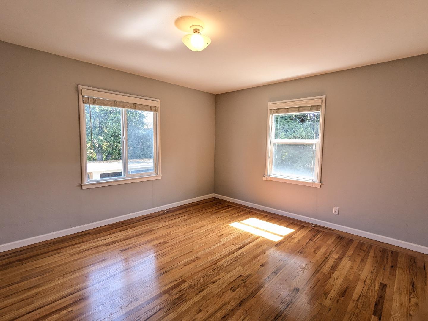 Detail Gallery Image 20 of 51 For 925 Oak Ln, Menlo Park,  CA 94025 - – Beds | – Baths