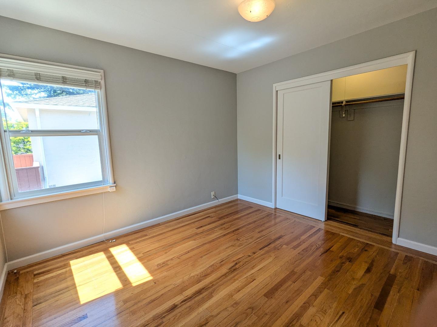 Detail Gallery Image 21 of 51 For 925 Oak Ln, Menlo Park,  CA 94025 - – Beds | – Baths