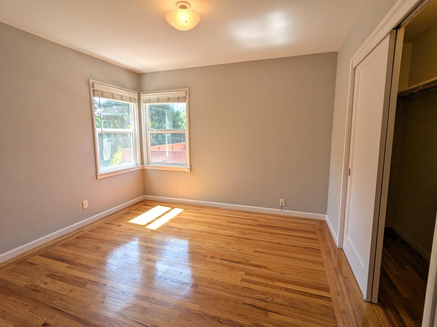 Detail Gallery Image 22 of 51 For 925 Oak Ln, Menlo Park,  CA 94025 - – Beds | – Baths