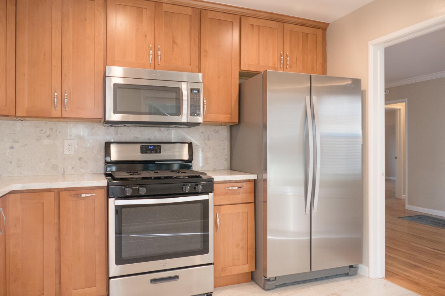 Detail Gallery Image 32 of 51 For 925 Oak Ln, Menlo Park,  CA 94025 - – Beds | – Baths