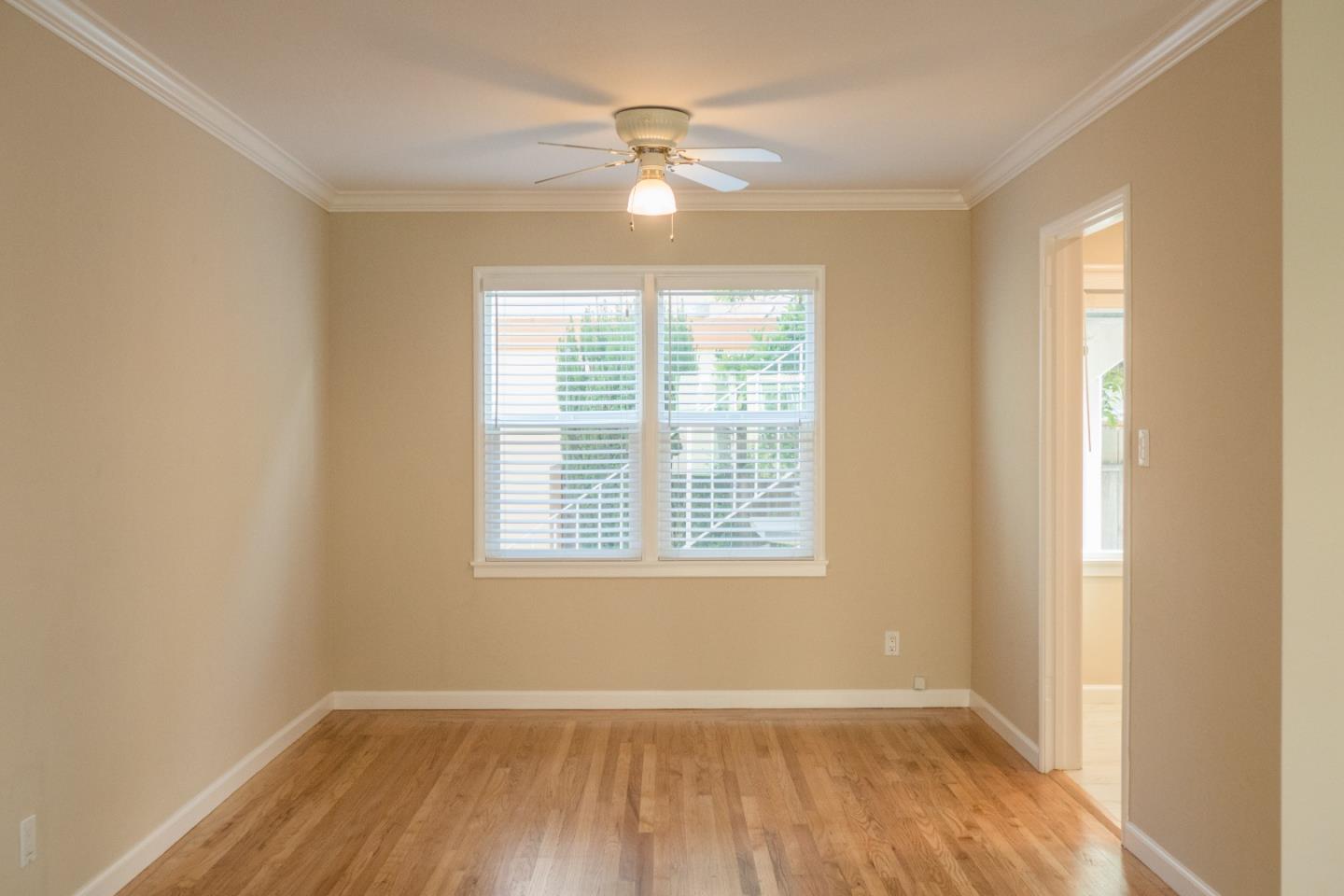 Detail Gallery Image 34 of 51 For 925 Oak Ln, Menlo Park,  CA 94025 - – Beds | – Baths