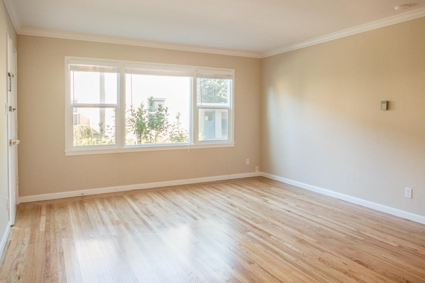 Detail Gallery Image 35 of 51 For 925 Oak Ln, Menlo Park,  CA 94025 - – Beds | – Baths